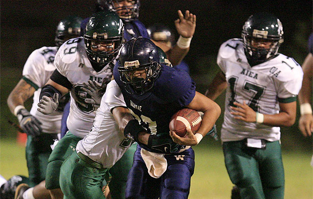 Former Waianae running back Joe Abell can tell you about Wendell Say's tough Aiea defense. He was held to 51 yards in a 46-0 playoff win in 2006. (Jamm Aquino / Star-Advertiser)