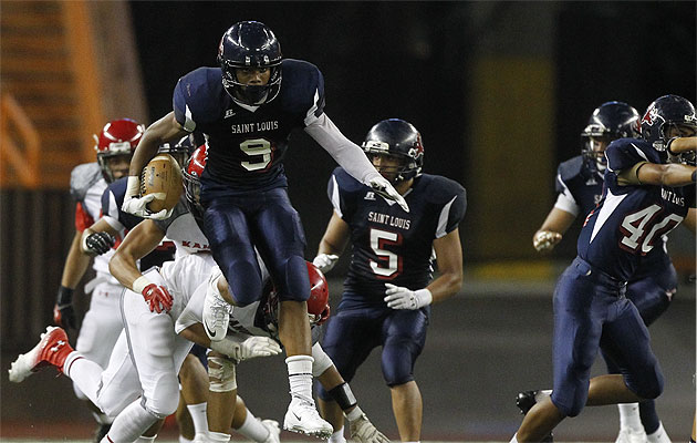 Saint Louis' Devan Stubblefield cut downfield on a kick return during the second half of a win over Kahuku. Photo by Jamm Aquino.