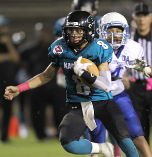 Kapolei QB Aizon Kahana. (Jay Metzger / Special to the Star-Advertiser) 