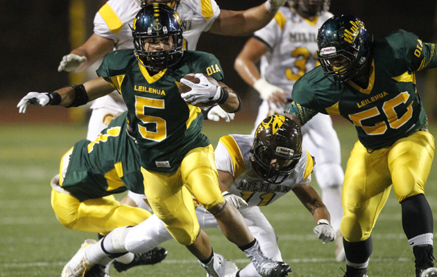 Leilehua's Ikaika Piceno broke free for a big gain in a game against Mililani in 2013 . (Jamm Aquino / Star-Advertiser)