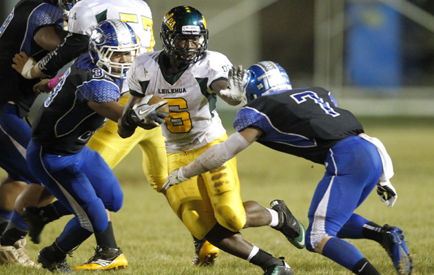 Randy Neverson rushed for 175 yards and two touchdowns against Moanalua on Friday night. (Jamm Aquino / Star-Advertiser)