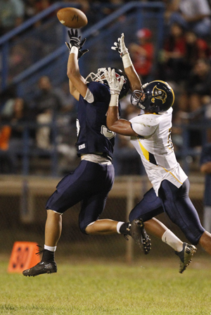 Receiver Tama Iosefa has eight catches for 147 yards and two TDs for Waipahu. (Jamm Aquino / Star-Advertiser) 