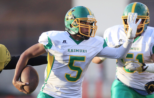 Kaimuki quarterback Tevita Lino needs a win over Castle to keep his season alive. / Honolulu Star-Advertiser Photo by Krystle Marcellus