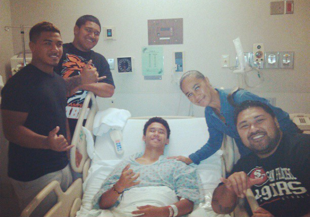 Kahuku's Kuuliko Carvalho is in better spirits on Sunday. From left, Campbell players Jerney Tago-Su‘e, Boss Tafai, Felicia Tago and Tuli Tafai. (Photo courtesy of Tuli Tafai)