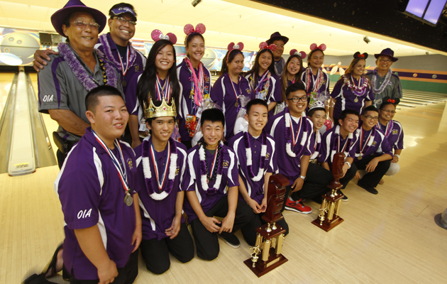 Pearl City won both team titles and had both individual champions at the state bowling tournament on Friday. (Dennis Oda / Star-Advertiser)