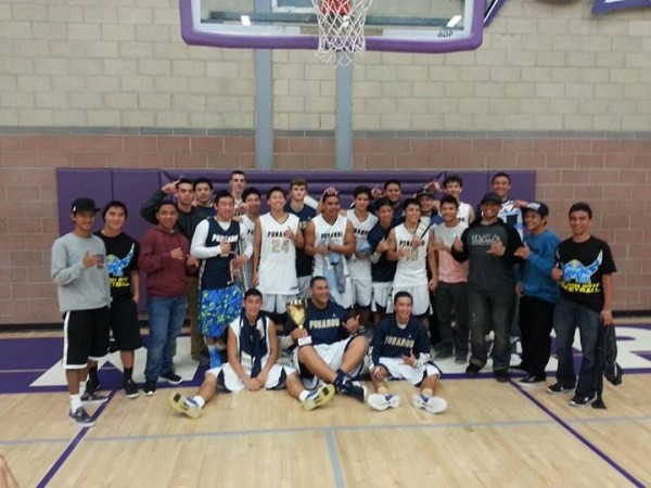 The Hilo basketball team, also playing in the Holiday Classic, gave all their support to Punahou during the championship game. (Photo courtesy of Punahou basketball team)