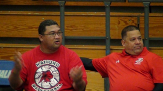 Kahuku head coach Darren Johnson at right. (Paul Honda / Star-Advertiser)