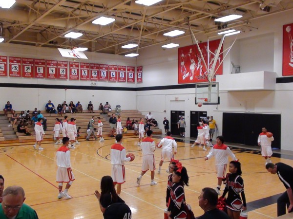 ‘Iolani II warms up. (Paul Honda / Star-Advertiser)