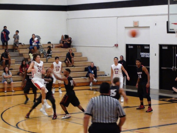 ‘Iolani vs. Radford. (Paul Honda / Star-Advertiser)