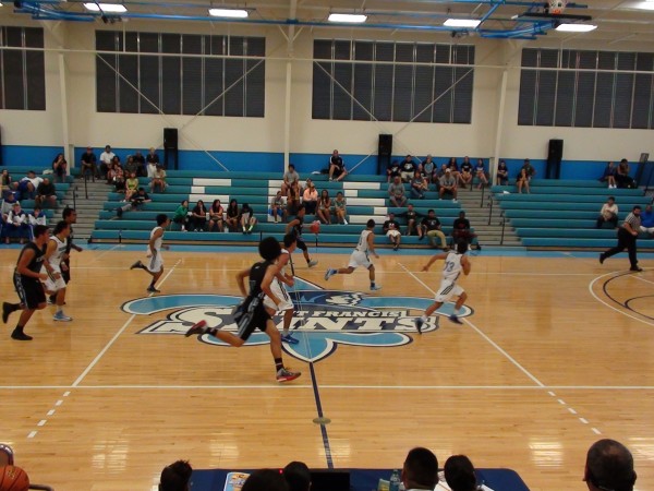 Kamehameha-Hawaii vs. Kapolei. (Paul Honda / Star-Advertiser)