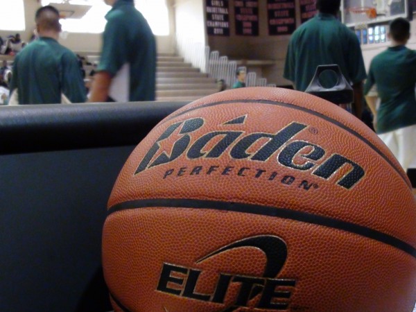 Baden basketballs were popular in the 1980s. Now the OIA has brought them back, replacing the Spalding TF-1000. (Paul Honda / Star-Advertiser)