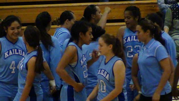 Kailua emerges out of a time out during a battle with Leilehua. (Paul Honda / Star-Advertiser)