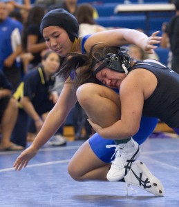 Punahou's Zoe Hernandez is off to a slow start in defense of her state title. Honolulu Star-Advertiser photo by Cindy Ellen Russell