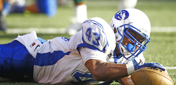 Kailua's Clifton Rodrigues recoverd a fumbled on Aug. 16 against Leilehua. (Jamm Aquino / jaquino@staradvertiser.com).