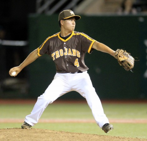 Micah Chinen went the whole way for Mililani against Mid-Pacific.
