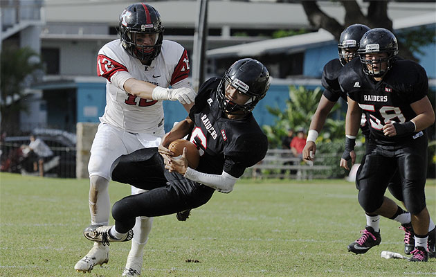 Kauai linebacker Kalawaia Judd was tough for 'Iolani to handle in last year's state tournament, and now he is playing quarterback at Kaiser. HSA photo by Bruce Asato