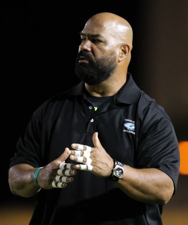 Kapolei head coach Darren Hernandez taped his knuckles the way that one of his mentors did. Photo by Darryl Oumi.