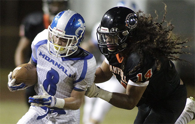 Moanalua's Steve Feliciano was one of many receivers to put up big numbers against Farrington. Honolulu Star-Advertiser photo by Krystle Marcellus