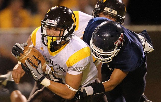 Waianae's Stanton Spencer, right, was a fine player last year, but has been unleashed as a do-it-all threat for the Seariders this season. Photo by Darryl Oumi/Special to the Star-Advertiser.
