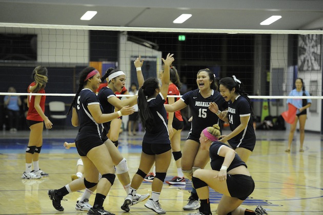 Moanalua enters the OIA volleyball playoffs as the only undefeated team, dropping only one set in the regular season. Photo by Bruce Asato/Star-Advertiser