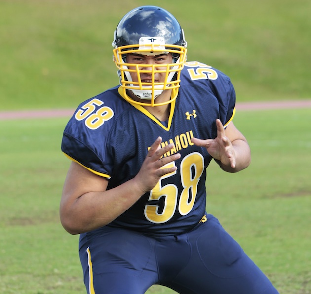Punahou OL Semisi Uluave is still undecided on college. Photo by Dennis Oda/Star-Advertiser