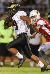 Nanakuli running back Makaila Haina-Horswill flew past the Kalani defense for a touchdown on Saturday night. Darryl Oumi / Special to the Star-Advertiser. 