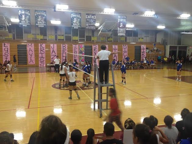 Kaiser and Farrington squared off in an OIA East volleyball match on Monday.