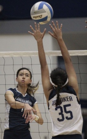 Cassie Emnase and Waiakea had their season end at the hand of Sarah Lau and Kamehameha. Krystle Marcellus / Star-Advertiser