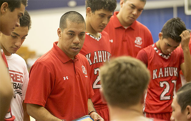 Kahuku head coach Alan Akina has his group ready for the playoffs. Kat Wade / Special to the Star Advertiser
