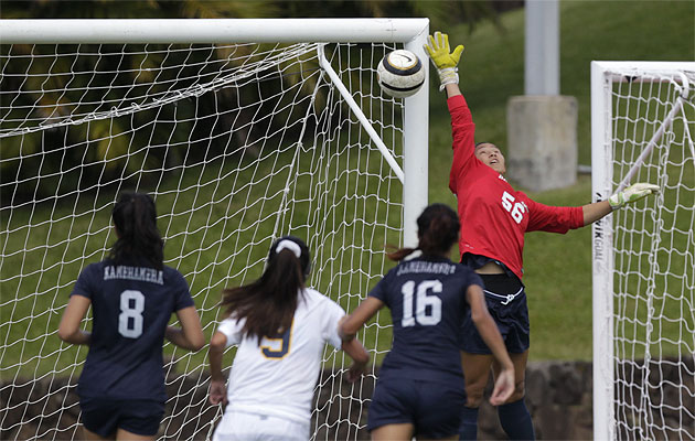 Kamehameha keeper Sisilia Meli couldn't quite get Anuenue Zoller's perfectly-placed shot on Saturday.  Honolulu Star-Advertiser photo by Krystle Marcellus