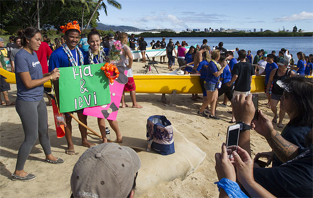 Kaiser's Kai Hasegawa, Levi Richards and Kia Hasegawa posed for photos at the OIA Paddling Championships held on Saturday at Keehi Lagoon. Honolulu Star-Advertiser photo by Cindy Ellen Russell
