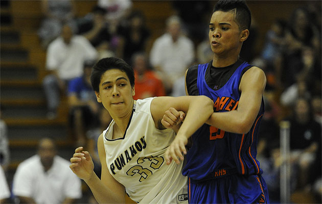 Kalaheo's Jalen Smith and Punahou's Akahi Troske battled for position in the post. Bruce Asato / Star-Advertiser