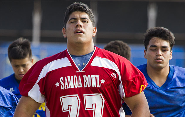 Kaiser High School offensive lineman Michael Eletise at practice. May 27, 2015. Honolulu Star-Advertiser photo by Cindy Ellen Russell