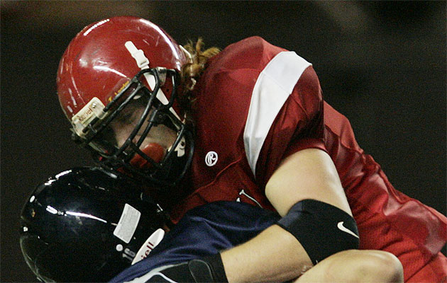 B.J. Beatty was a force for Kahuku in 2005. Richard Walker / Honolulu Star-Bulletin.