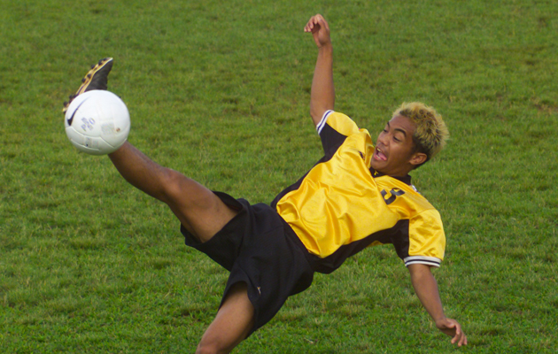 Jarrett Razon, a member of the U.S. Paralympic soccer national team, was the 2001 All-State player of the year for state champion Mililani. Dennis Oda / 2001 Honolulu Star-Bulletin.
