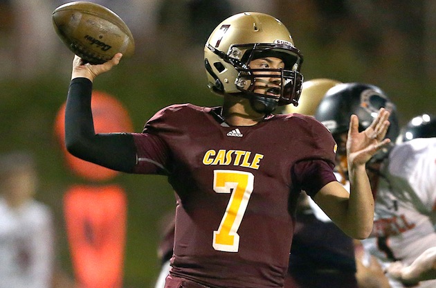 Stephen Lee was one of two Castle quarterbacks to throw for more than 350 yards last season. Photo by Jay Metzger/Special to the Star-Advertiser.