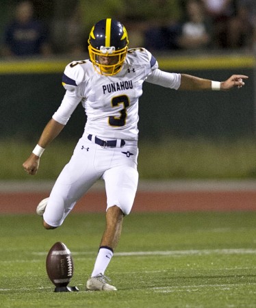 Senior Jet Toner kicked seven extra points for Punahou in a 49-7 victory over Leilehua at Hugh Yoshida Stadium in Wahiawa. Cindy Ellen Russell / Honolulu Star-Advertiser.