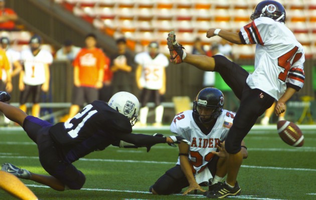 Damien has not been to the state tournament since 2003, when future NFL player Kealoha Pilares blocked a kick against ‘Iolani during the regular season. George F. Lee / Honolulu Star-Advertiser.