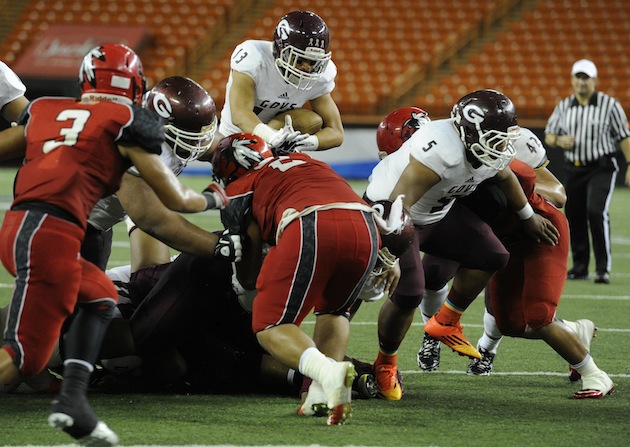 Farrington RB Challen Faamatau and the Govs came up just short against Kahuku in the OIA playoffs last season. Photo by Bruce Asato/Star-Advertiser.
