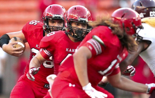 Kahuku plans on running it right down the throats of anyone trying to stand in its way. Photo by Jamm Aquino/Star-Advertiser.