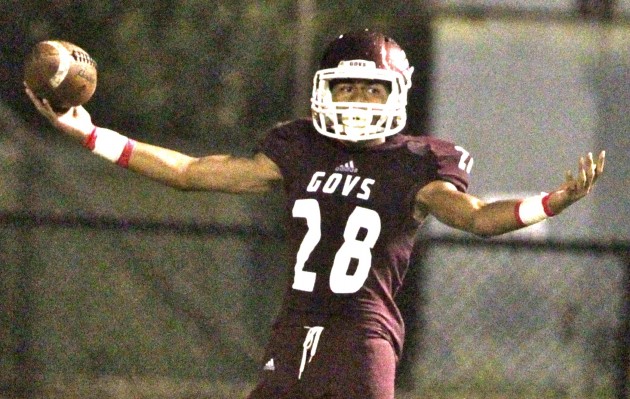 William Prescott had two interceptions for No. 8 Farrintgton in its 28--0 OIA Division I quarterfinal win over Campbell on Saturday. The Governors were one of six ranked teams ranked in the Honolulu Star-Advertiser's Top 10 to win last weekend. Krystle Marcellus / Honolulu Star-Advertiser.