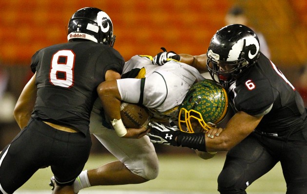 Radford clamped down on Kaimuki in the OIA championship game on Friday. Jamm Aquino / Star-Advertiser