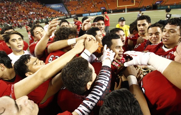 Kahuku moved up to No. 24 in the MaxPreps national computer rankings on Sunday after Friday night's 39-14 victory over Saint Louis in the state Division championship game. Jamm Aquino / Honolulu Star-Advertiser.