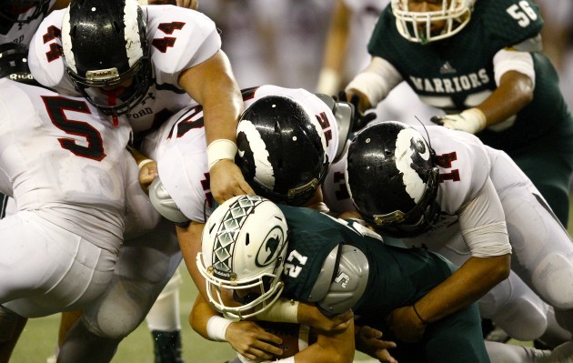 Radford's defense was dominant last season en route to a Division II state title. Photo by Jamm Aquino/Star-Advertiser.