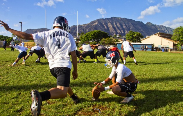 Waianae is leaving no part of the game unpracticed as it prepares for Baldwin. Dennis Oda / Star-Advertiser