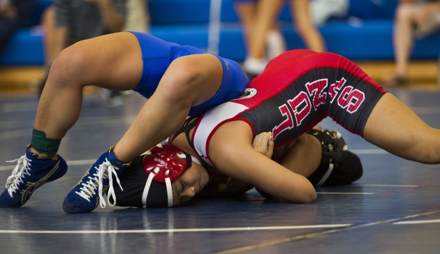 Lahainaluna's Iverly Navarro beat Punahou's Jessica Sawai at the Pa'ani Challenge. Photo by Dennis Oda/Star-Advertiser.