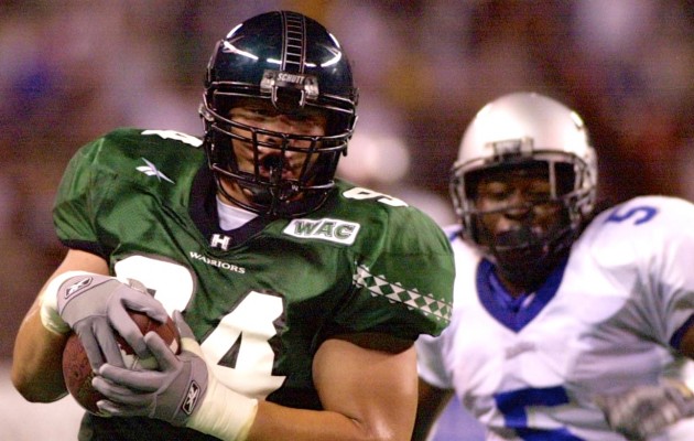 After Abu Maafala transferred from Hawaii to Cal, he went up against national powerhouse USC, with Matt Leinard, LenDale White and Reggie Bush. In photo, Maafala returned an interception for a touchdown in his first college game on Aug. 31, 2002, against Eastern Illinois. Honolulu Star-Advertiser file photo.