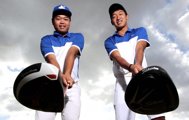 Moanalua's Shawn Lu and Kyosuke Kevin Hara are part of a senior-laden Na Menehune team that wants to get the school's first boys state golf title since 2012. Jamm Aquino / Honolulu Star-Advertiser.