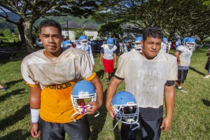 Takaamoatoa Luutaha and Supilani Mailei are an imposing duo in the trenches for St. Francis. Photo by Dennis Oda/Star-Advertiser.