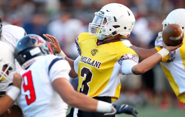 Mililani QB Dillon Gabriel threw three touchdown passes in his first full game of the 2016 season. Photo by Jamm Aquino/Star-Advertiser.